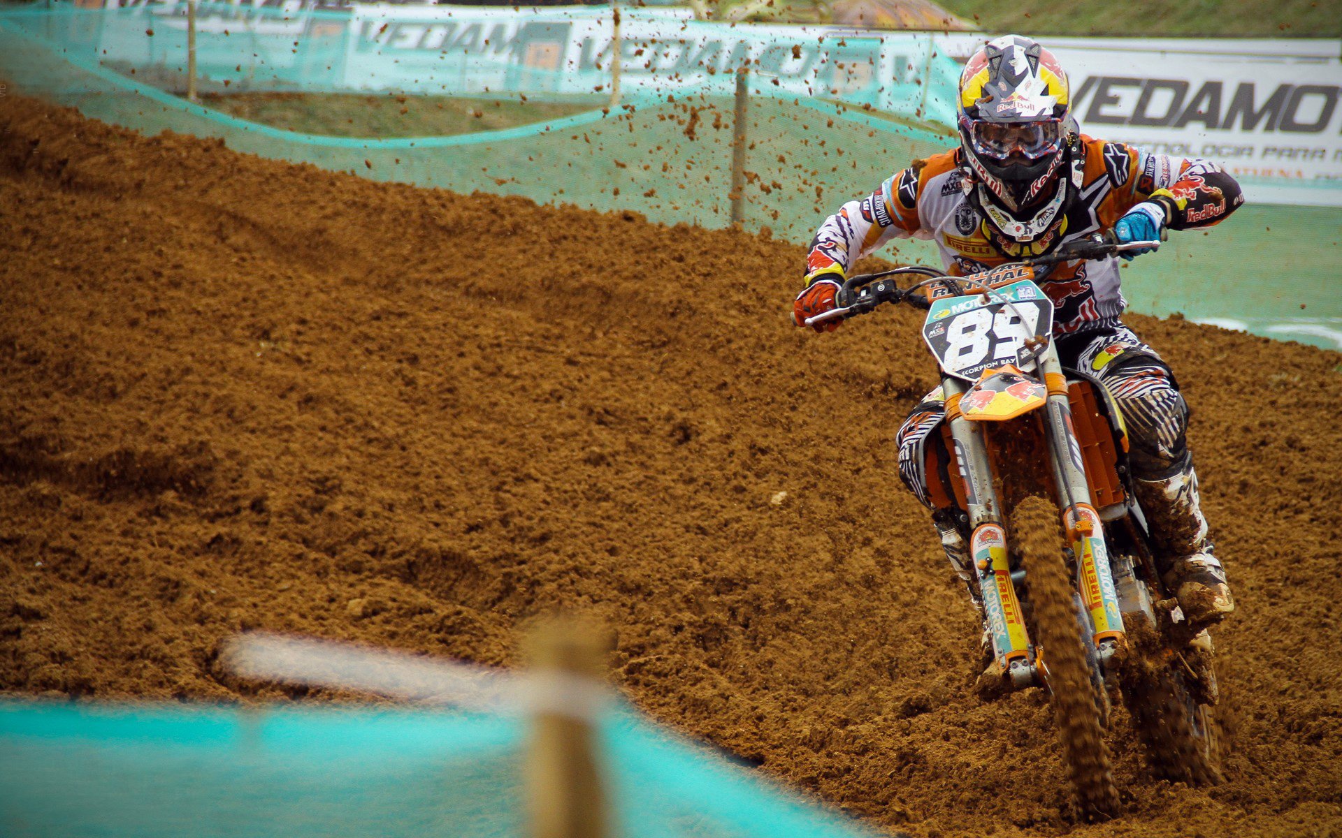 开云体育中国官网-球场上的“战术大师”：揭示球队胜利密码，球员战术意识